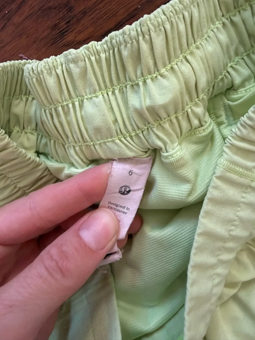 RARE lululemon athletica Hotty Hot 2.5 Low Rise Athletic Shorts Citra Lime | 6